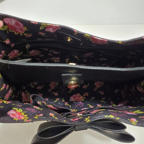 Betsey Johnson - Floral Print Crossbody Bag with removable strap - New - Picture 6 of 12